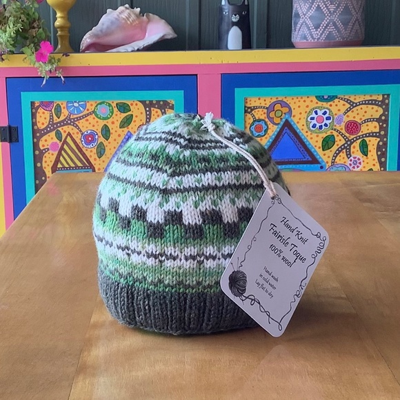 Hand knit “Fairisle” toque. 100% wool. NWT - Picture 4 of 4